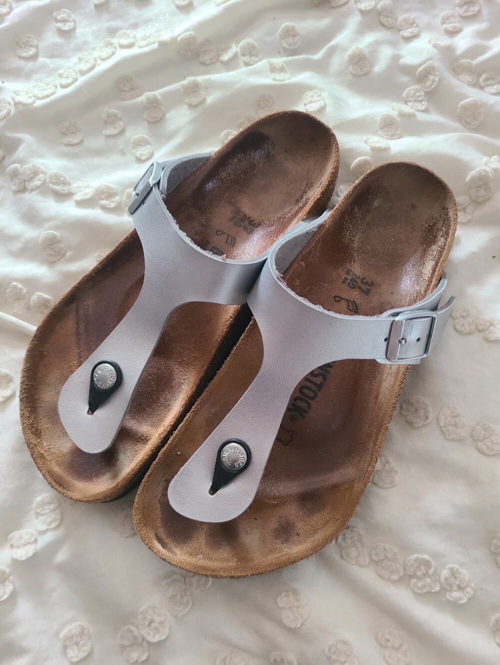 Birkenstock Gizeh Womens Silver Buckle Strap Thongs Sandal sz 37 - Picture 3 of 6